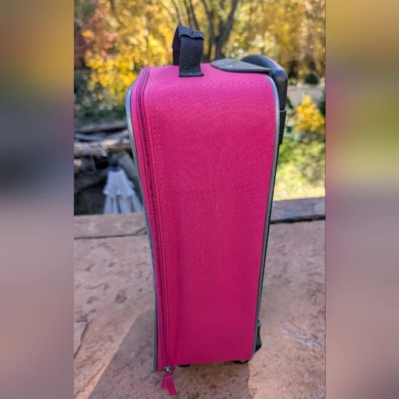 2011 Monster High Mini Roller Carry On Suitcase - Picture 2 of 12